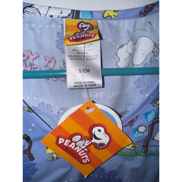 Peanuts Snoopy Scrub Top Cartoon Print S/C Blue 65% Polyester 35% Cotton - Picture 4 of 13
